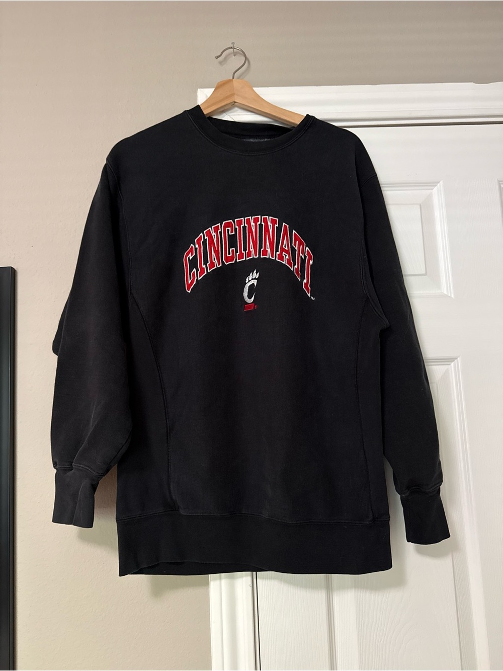Cincinnati Bearcats Y2K Vintage Sweatshirt: S/M - Steve & Barryโs Stitched Font